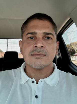 <em><strong>Javier C.</strong></em>